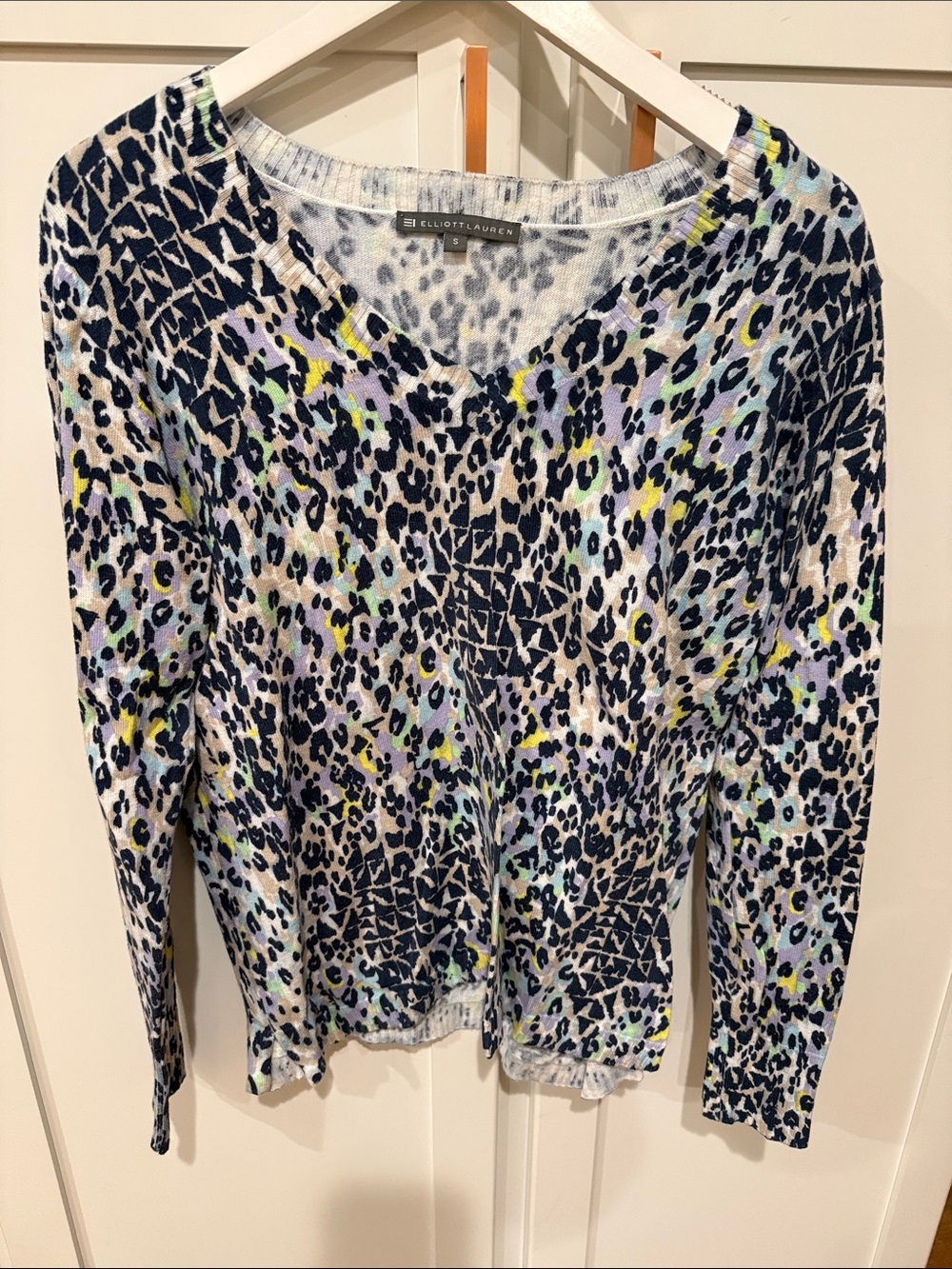 Elliott Lauren Navy Multi Leopard-Print V-Neck Pullover